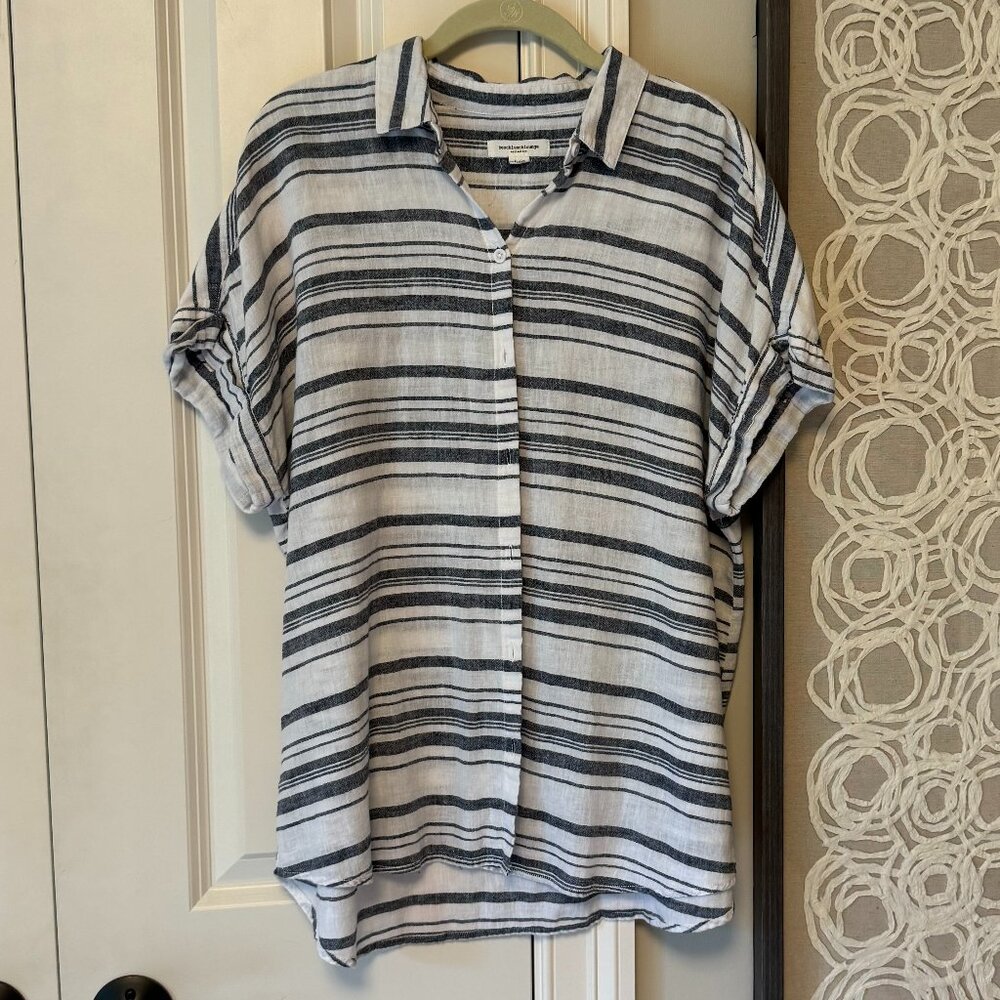 beachlunchlounge shirt Size Lg.